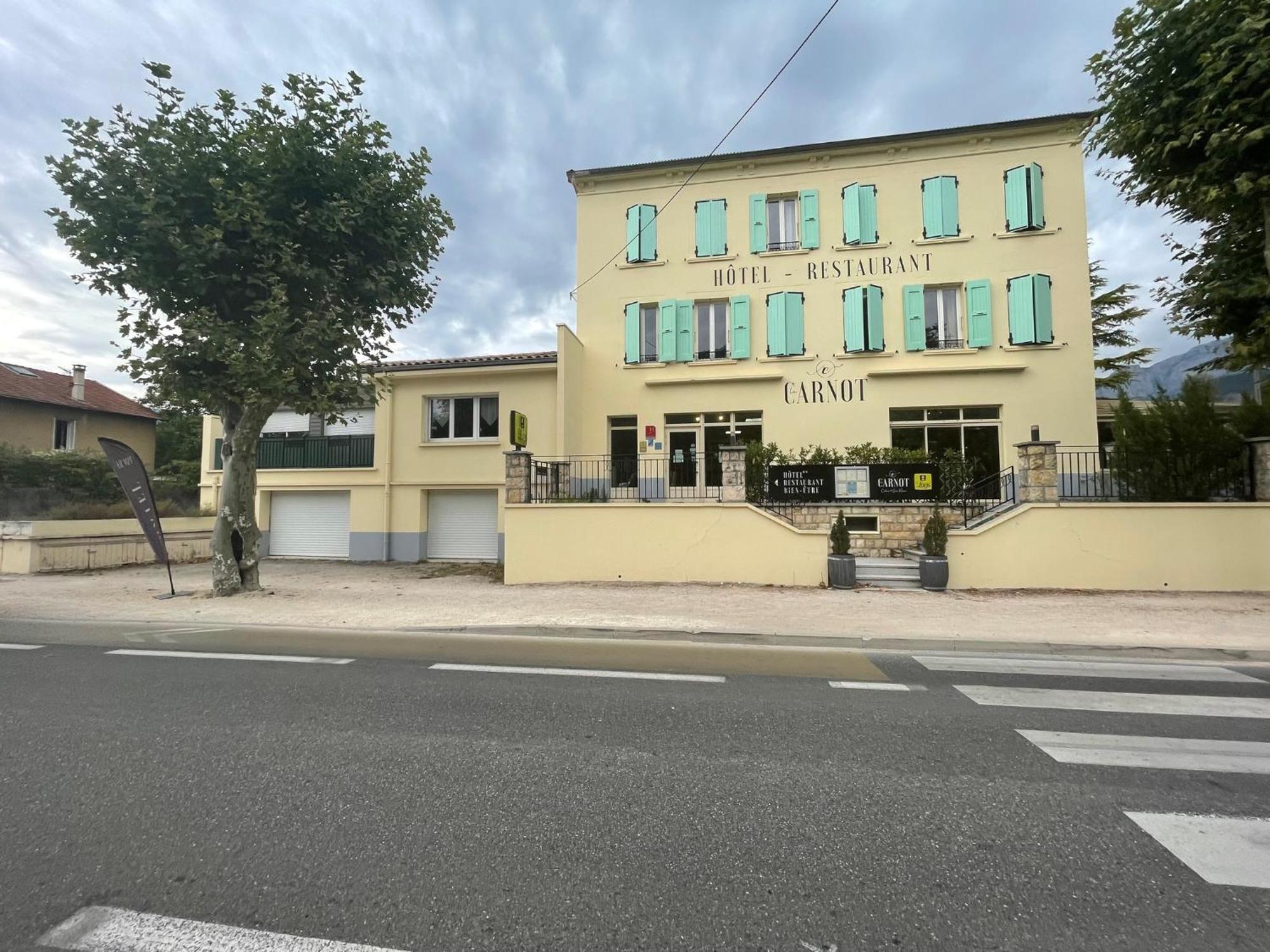 Logis Hotel & Restaurant Le Carnot Die Exteriör bild